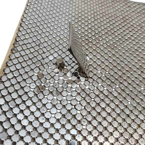 Whiting & Davis Metallic Silver Mesh Clutch Small Evening Bag Retro Glam Purse - Picture 8 of 8